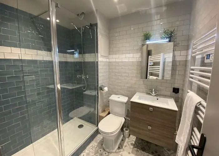 Appartement Lumineux Avec Balcon Proche Tete D'or