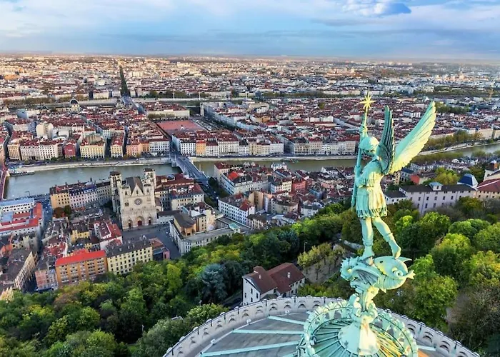 Lumineux Avec Balcon Proche Tete D'or Appartement Lyon